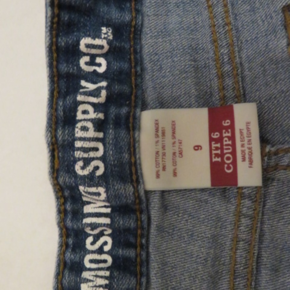 Mossimo Shorts - Picture 3 of 3